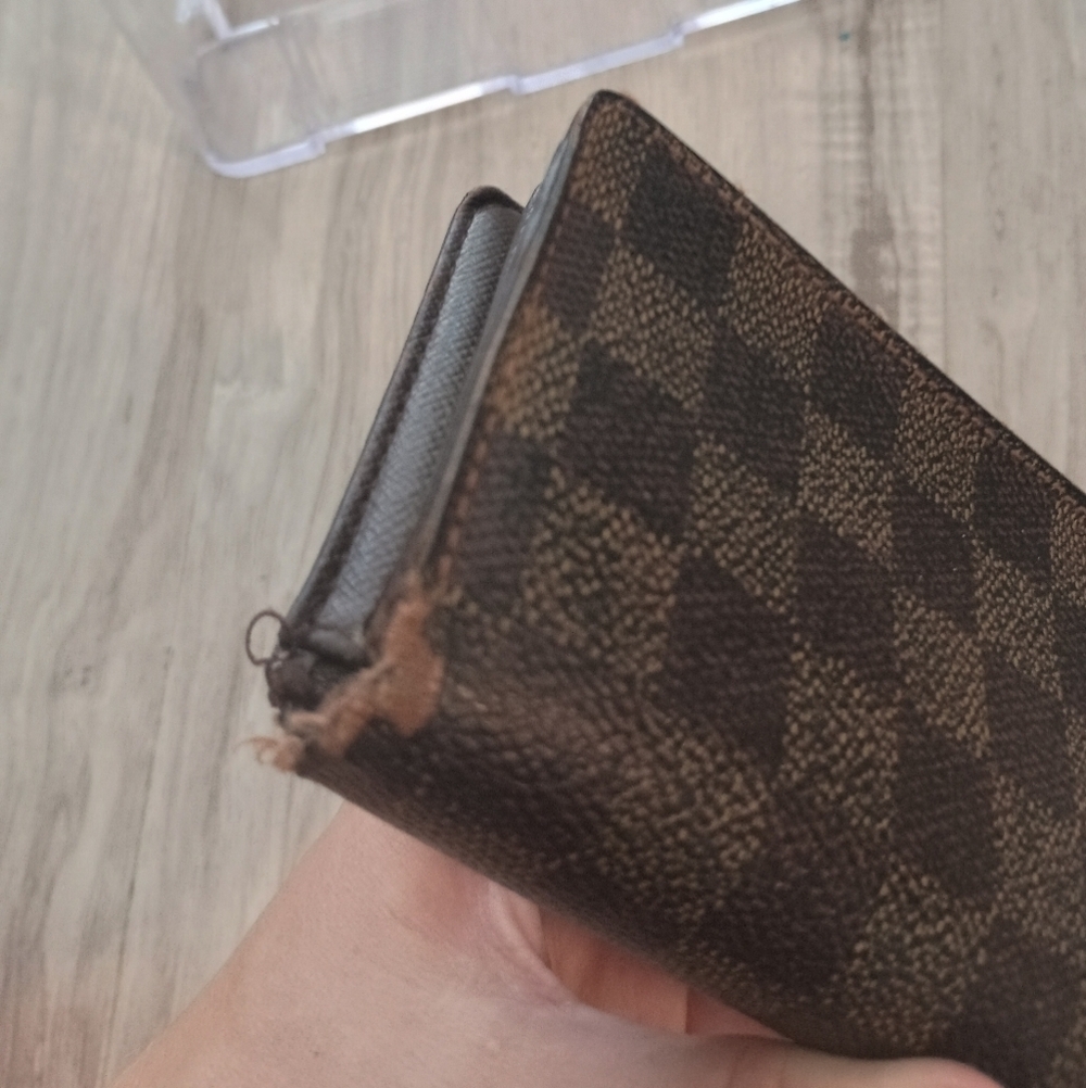 Authentic Louis Vuitton Damier kisslock women’s wallet w/ COA - Picture 4 of 14
